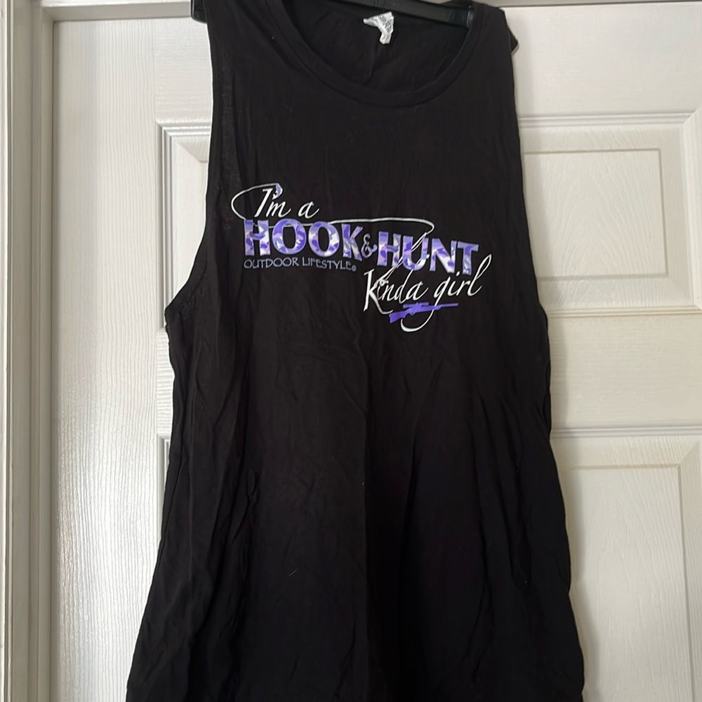 L// black tank top